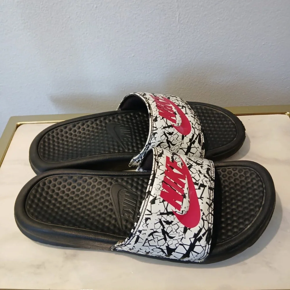 Nike Benassi JDI Swoosh Slides Size 7 - Custom Cracked Paint Pink Logo.